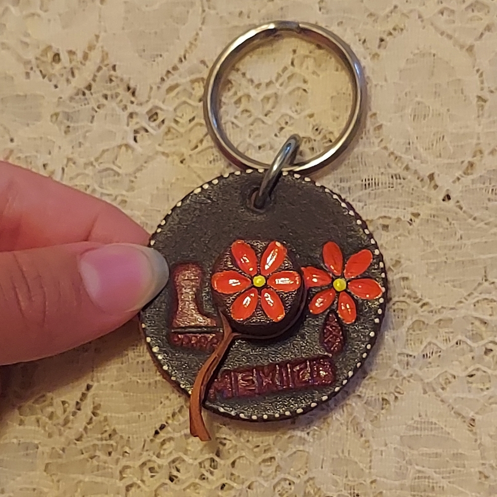 Cute Mexico Souvenir Keychain Leather Sombrero Hat - Picture 3 of 7